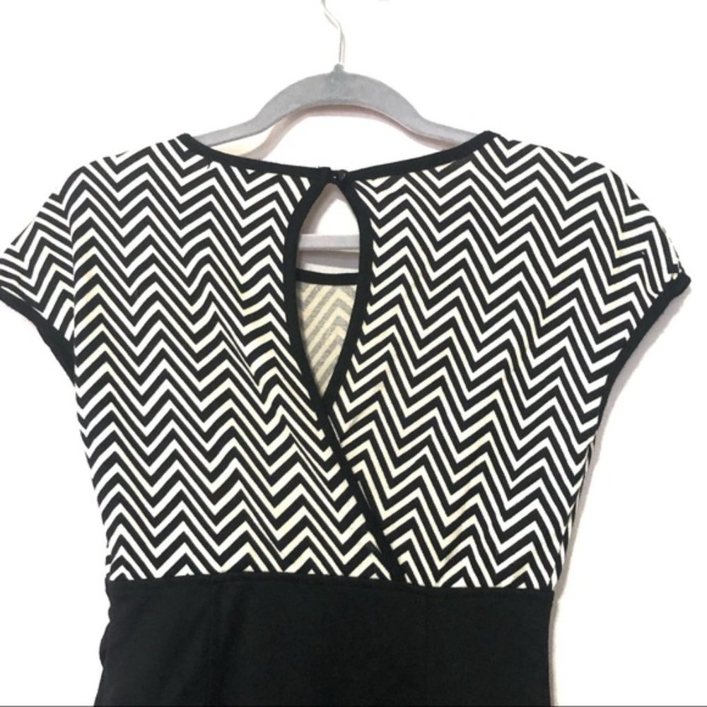 Chevron Dress - Picture 4 of 6
